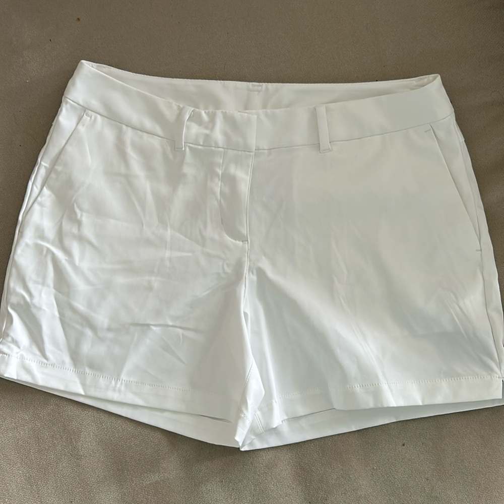 NWT Nike golf shorts